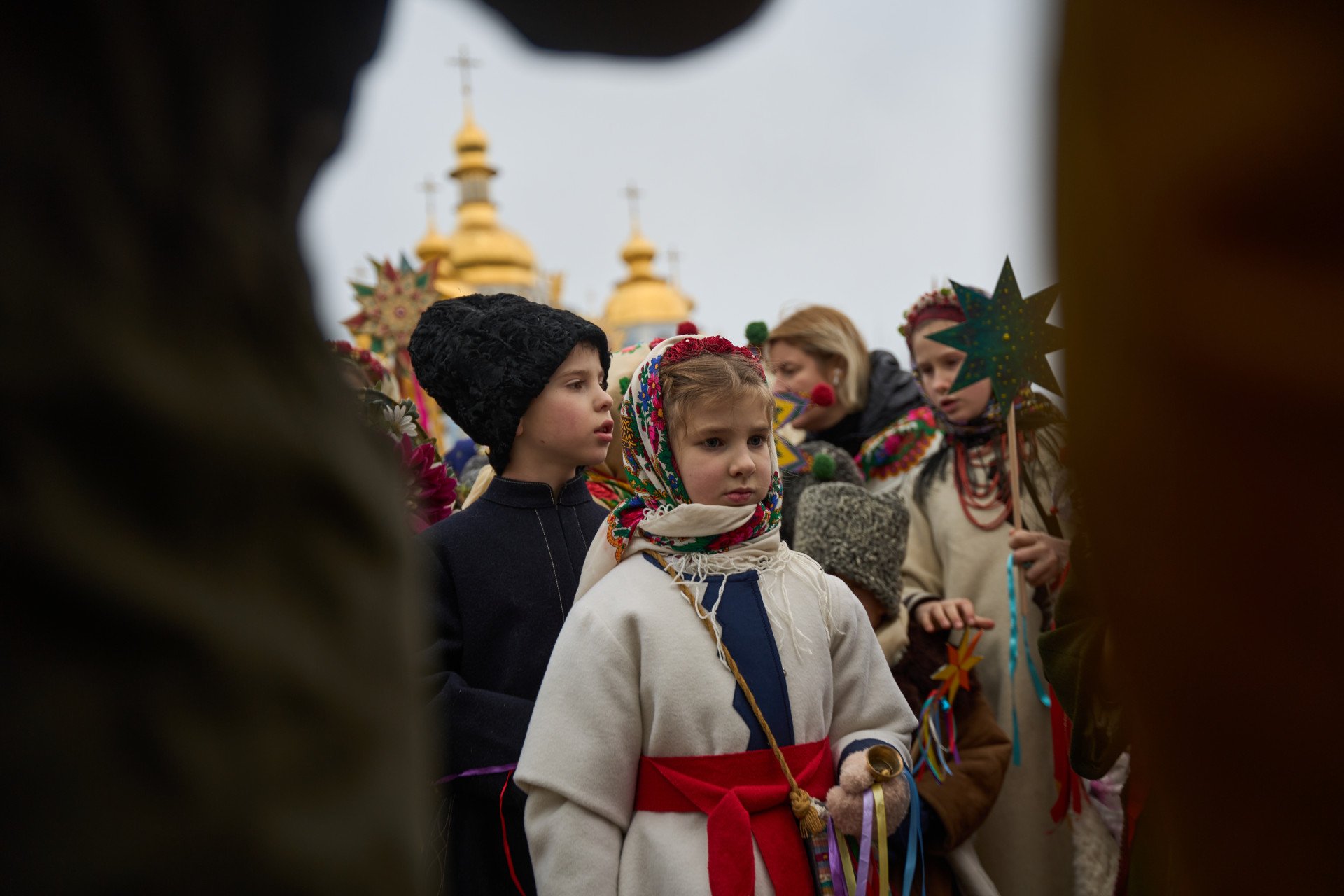The youngest carolers also wore bright Ukrainian garments.