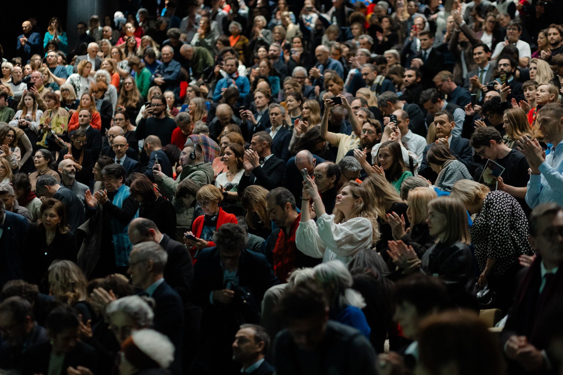 Crowd at the opening of “Le Voyage en Ukraine,” opening in Paris, December 1, 2025. (Source: Mykola Kolisnyk / Ukrainian Institute in France)