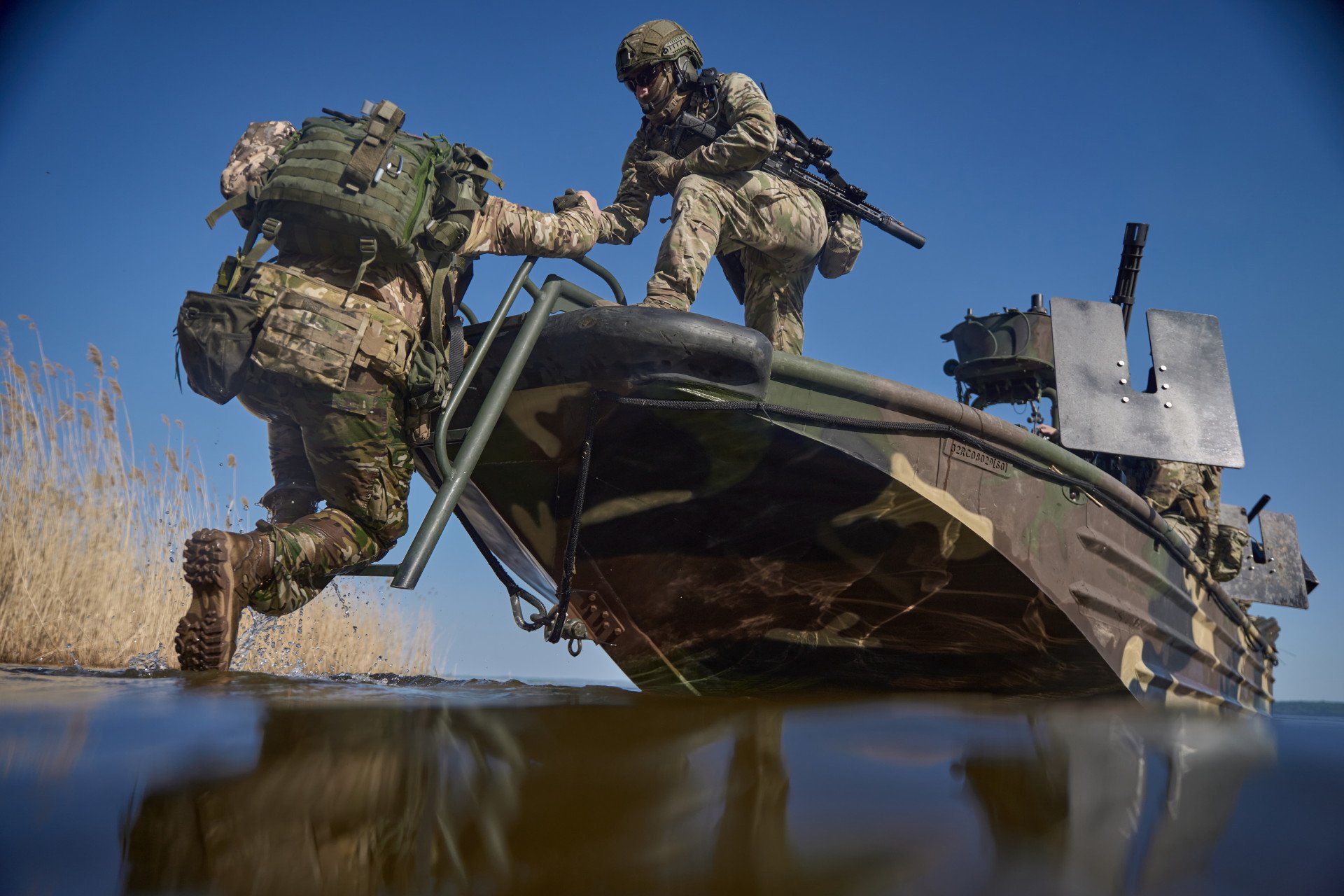 Brotherhood is the foundation of Special Operations Forces: trust and mutual support enhance coordination in the field. Brotherhood is the foundation of Special Operations Forces: trust and mutual support enhance coordination in the field.