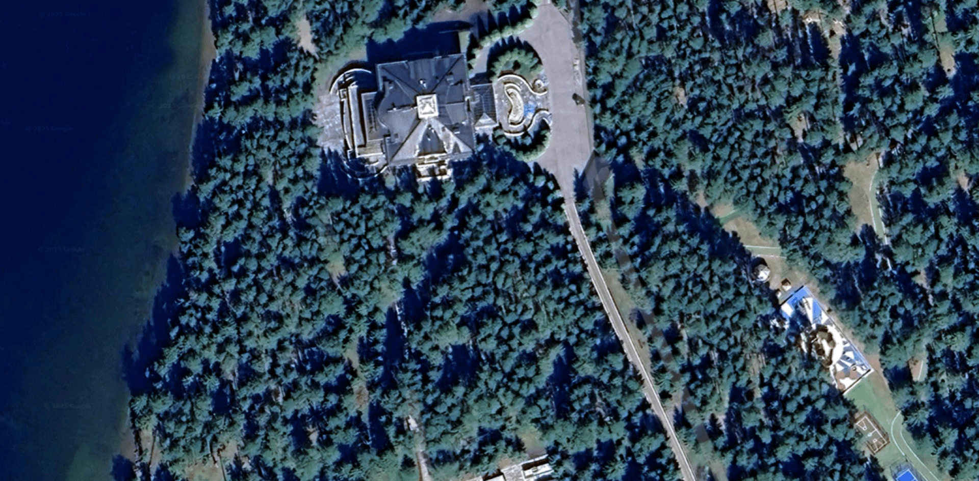 Luxury and Air Defense: Inside the Fortified Residences Where Vladimir Putin Is Believed to Live Luxury and Air Defense: Inside the Fortified Residences Where Vladimir Putin Is Believed to Live