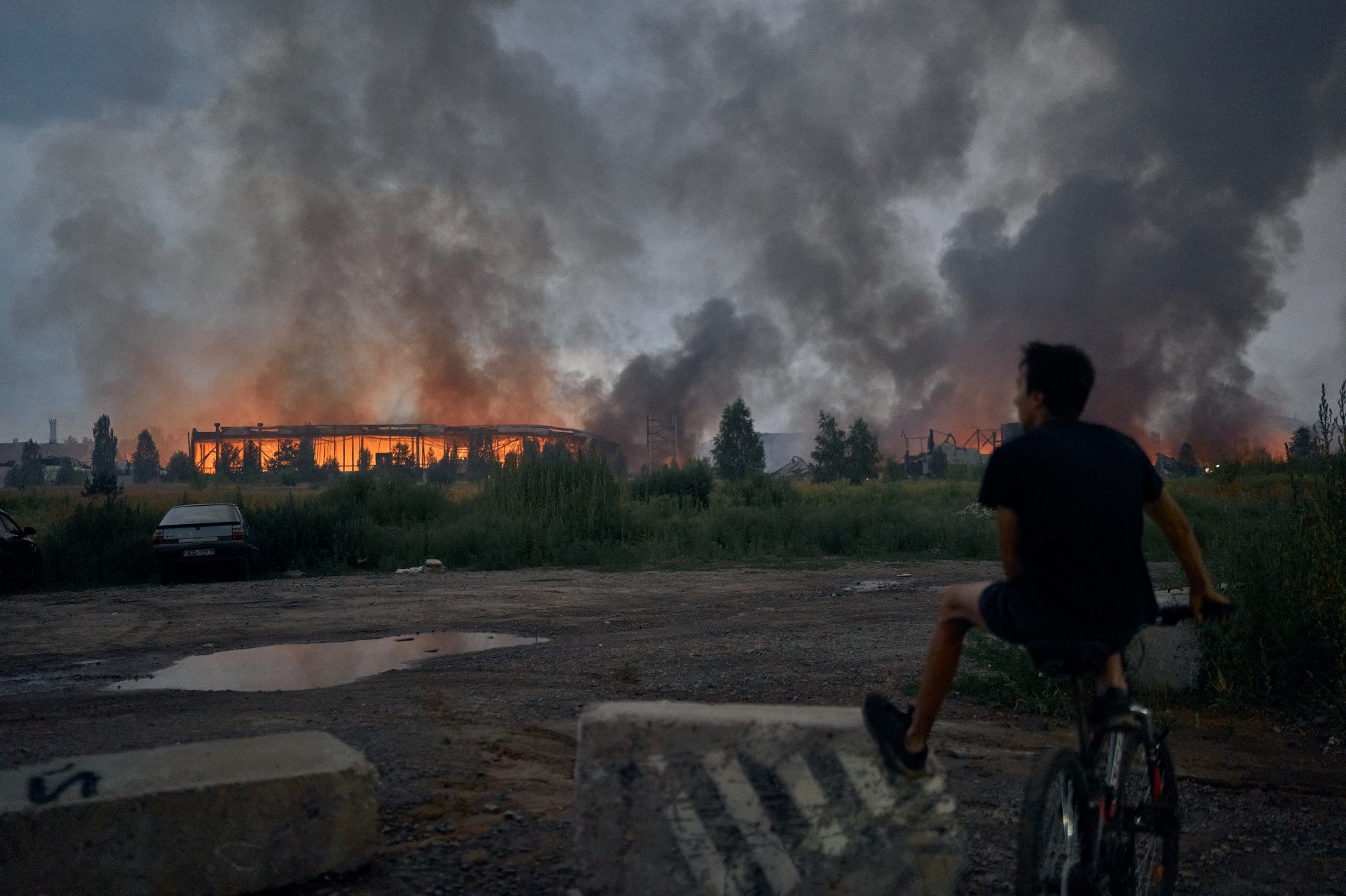 Ataque masivo ruso contra Kyiv deja 17 muertos y devasta centros logísticos