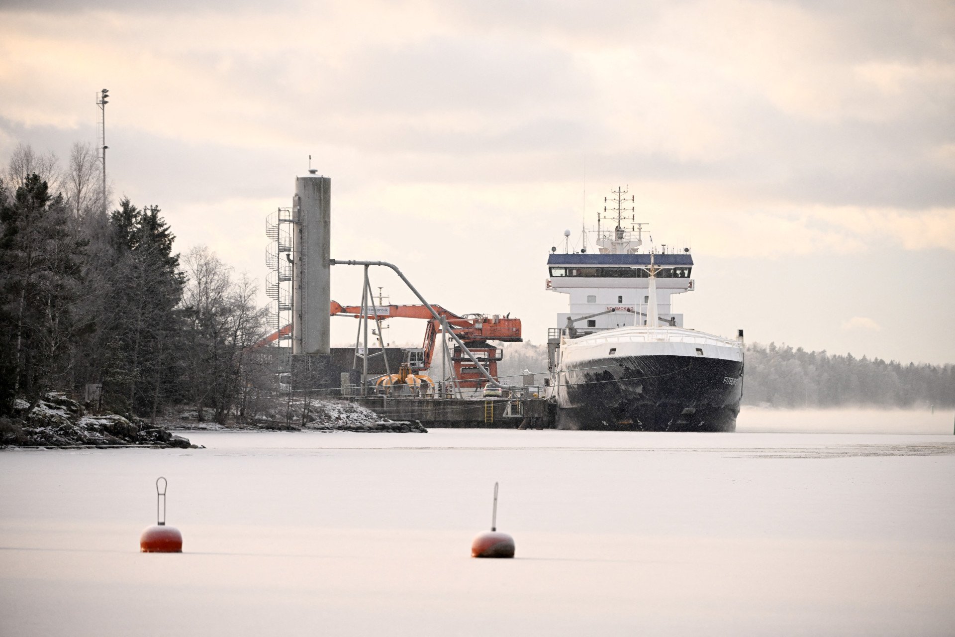 What Russia’s Baltic Cable Sabotage Tells Us About Its Shadow Fleet