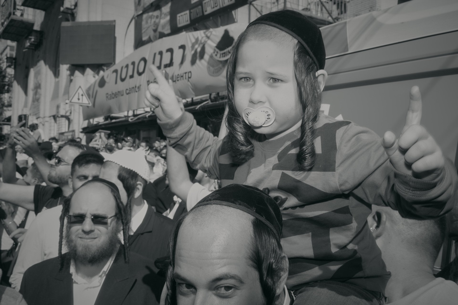 Young boy on father shoulders. Uman, Ukraine. September, 2025. Photo: Josh Olley/UNITED24 Media
