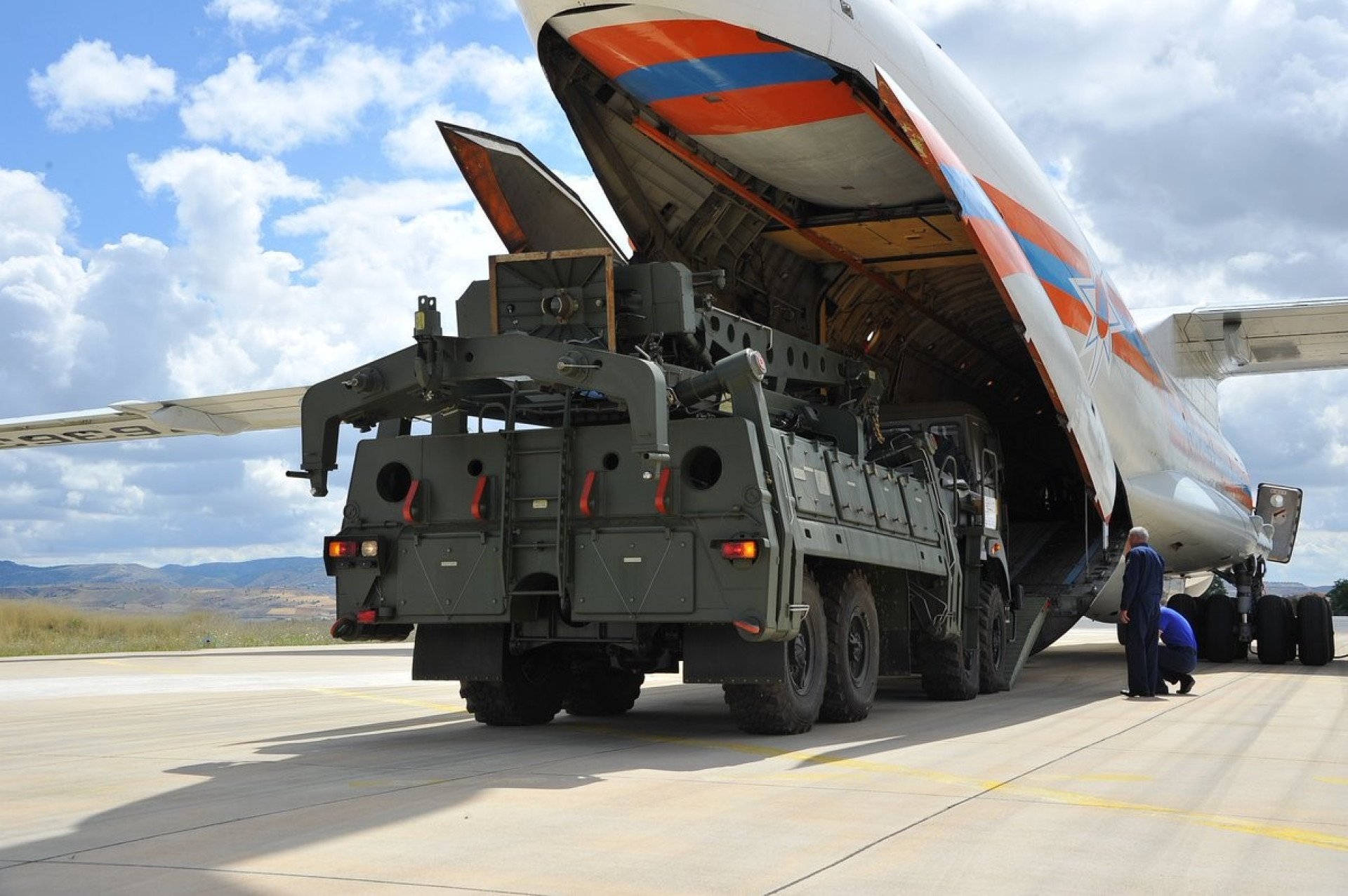 Russian Ilyushin Il-76, carrying the first batch of equipment of the S-400 missile defense system, arrives at Murted Air Base in Ankara, Türkiye, on July 12, 2019. Russian Ilyushin Il-76, carrying the first batch of equipment of the S-400 missile defense system, arrives at Murted Air Base in Ankara, Türkiye, on July 12, 2019.