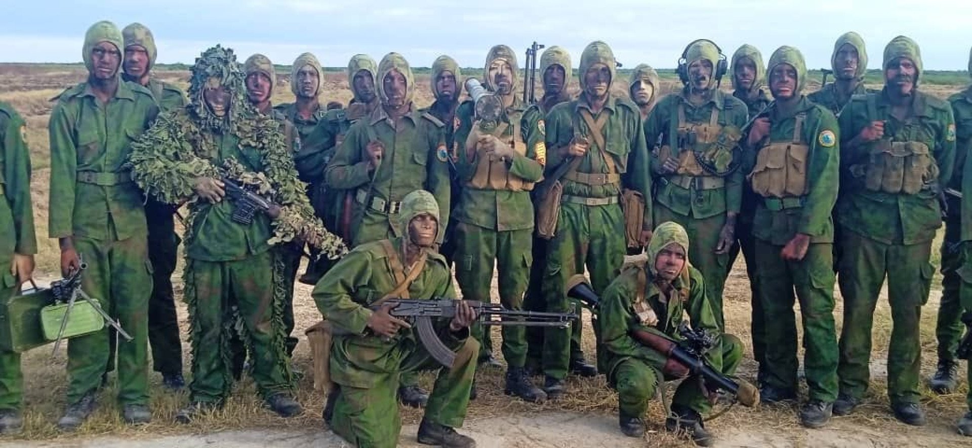Members of Cuba’s elite special forces unit Avispas Negras (Black Wasps) pose during a field deployment. (Photo: Cuban Ministry of the Revolutionary Armed Forces)