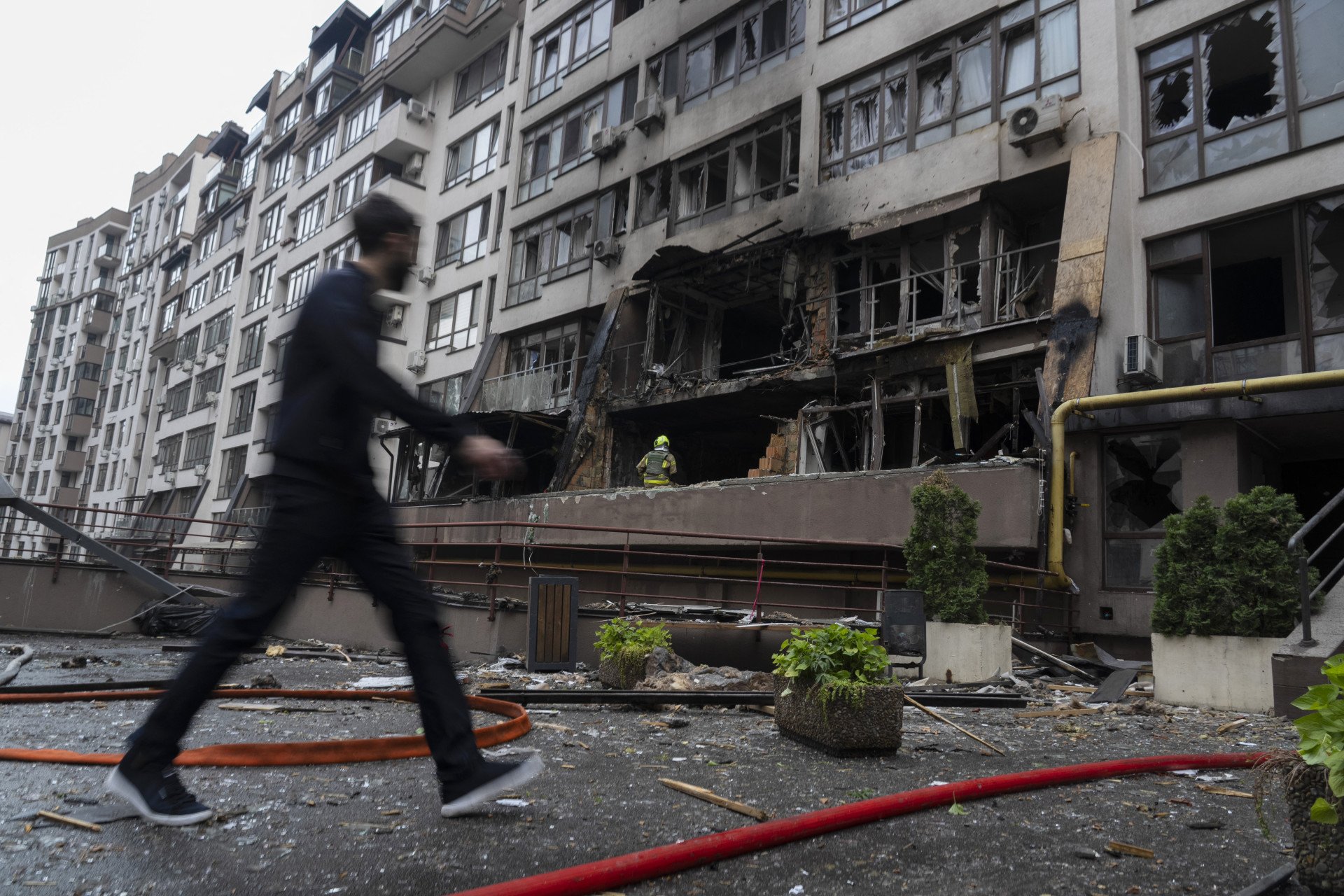 Russian Shaheds and Missiles Devastate Ukraine Overnight—Casualties and Civilian Destruction Mount Russian Shaheds and Missiles Devastate Ukraine Overnight—Casualties and Civilian Destruction Mount