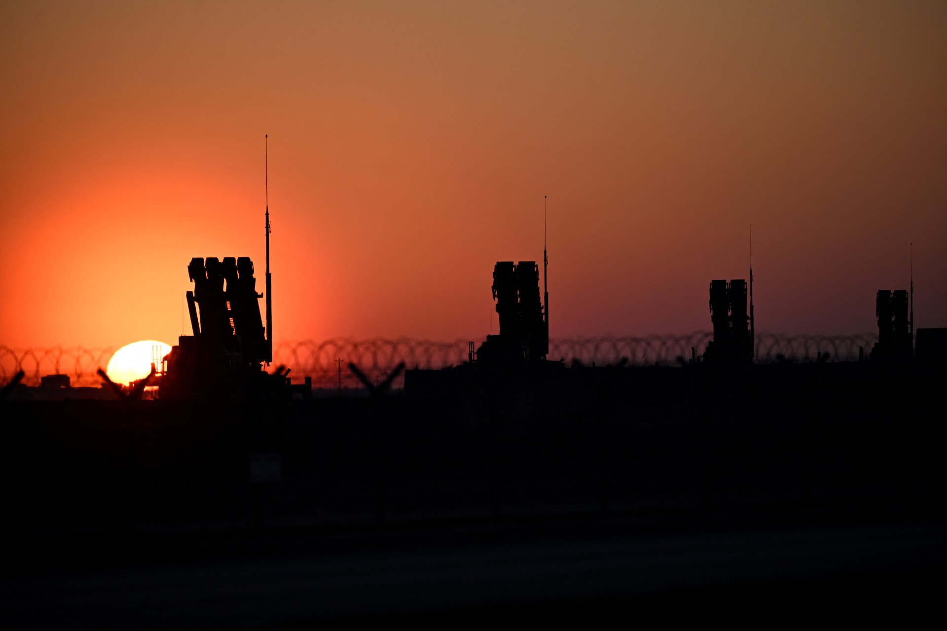 US Pauses Key Ammo and Missile Deliveries to Ukraine, Including Patriots and GMLRS US Pauses Key Ammo and Missile Deliveries to Ukraine, Including Patriots and GMLRS
