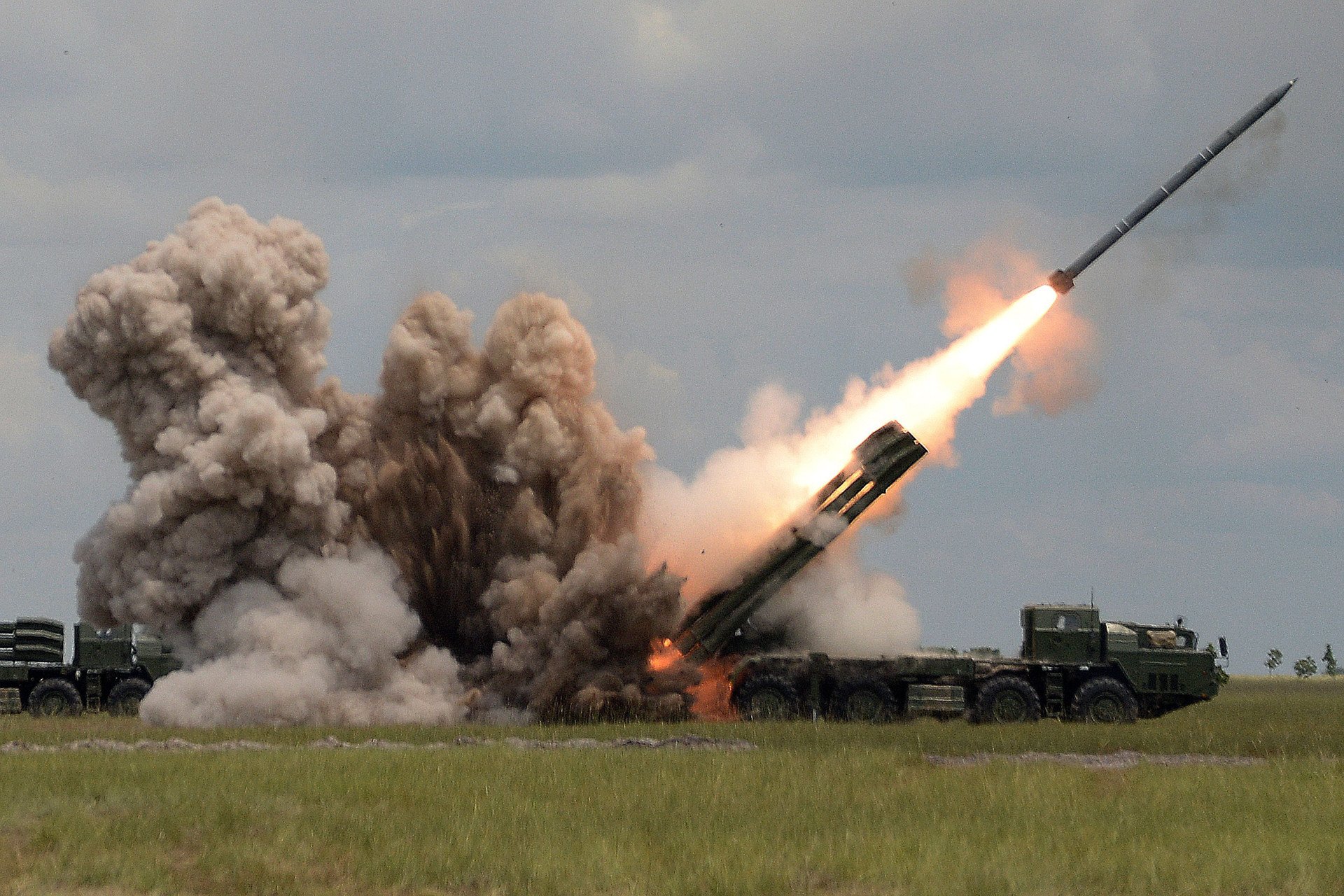 Russian Weapons in Libya: Smerch MLRS and Tor Air Defenses Parade in Benghazi Russian Weapons in Libya: Smerch MLRS and Tor Air Defenses Parade in Benghazi