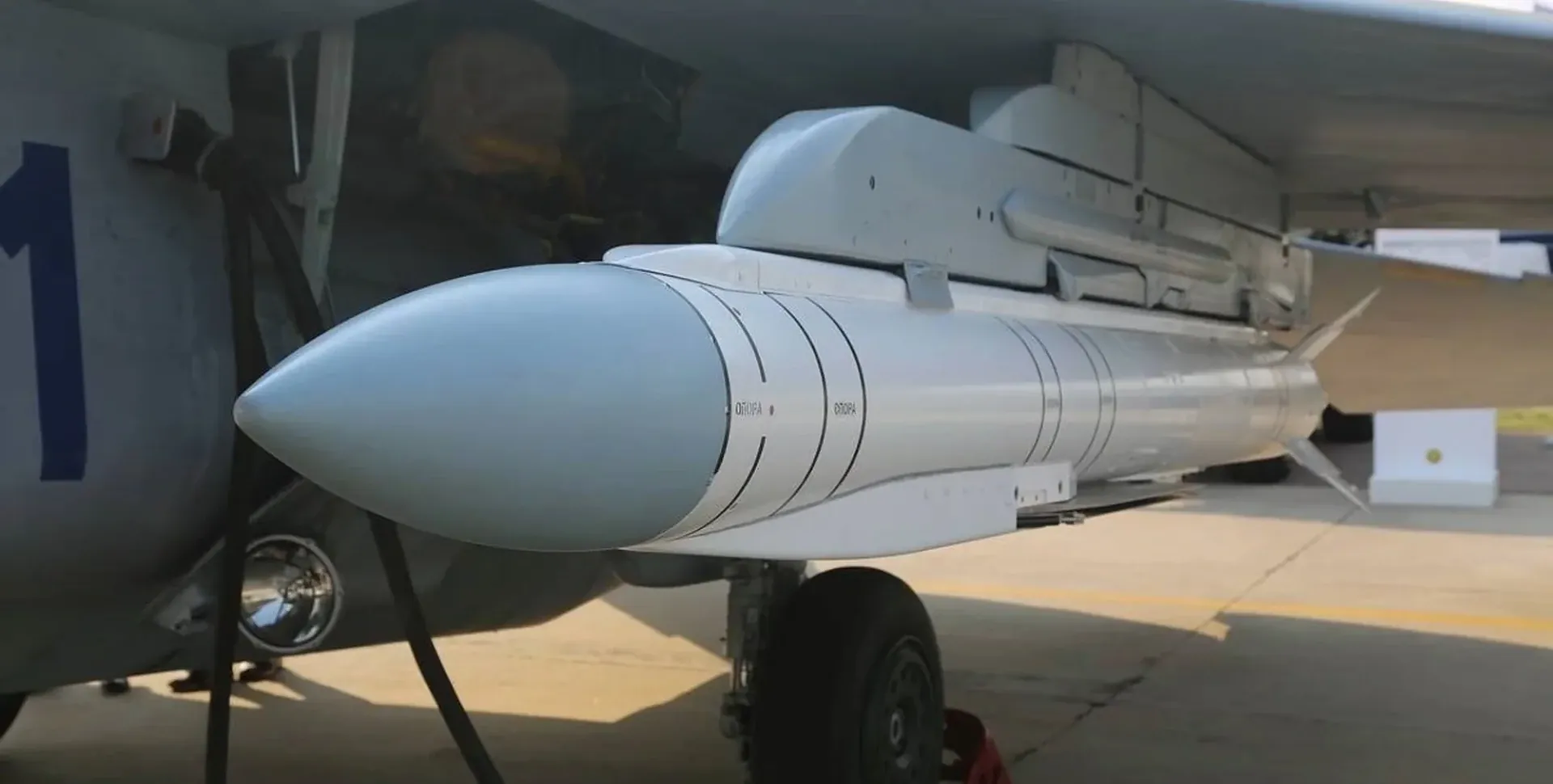 Con un nuevo alcance de más de 100 km, las bombas KAB de Rusia ahora ponen en peligro ciudades ucranianas que antes se creían fuera de su alcance rusia putin dictador