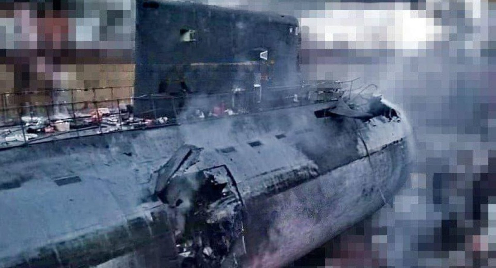 Illustrative image. A sistership of the submarine that was hit by SBU on December 15, B-237 Rostov-on-Don submarine, after the first strike in 2023. (Source: Defense Express) Illustrative image. A sistership of the submarine that was hit by SBU on December 15, B-237 Rostov-on-Don submarine, after the first strike in 2023. (Source: Defense Express)