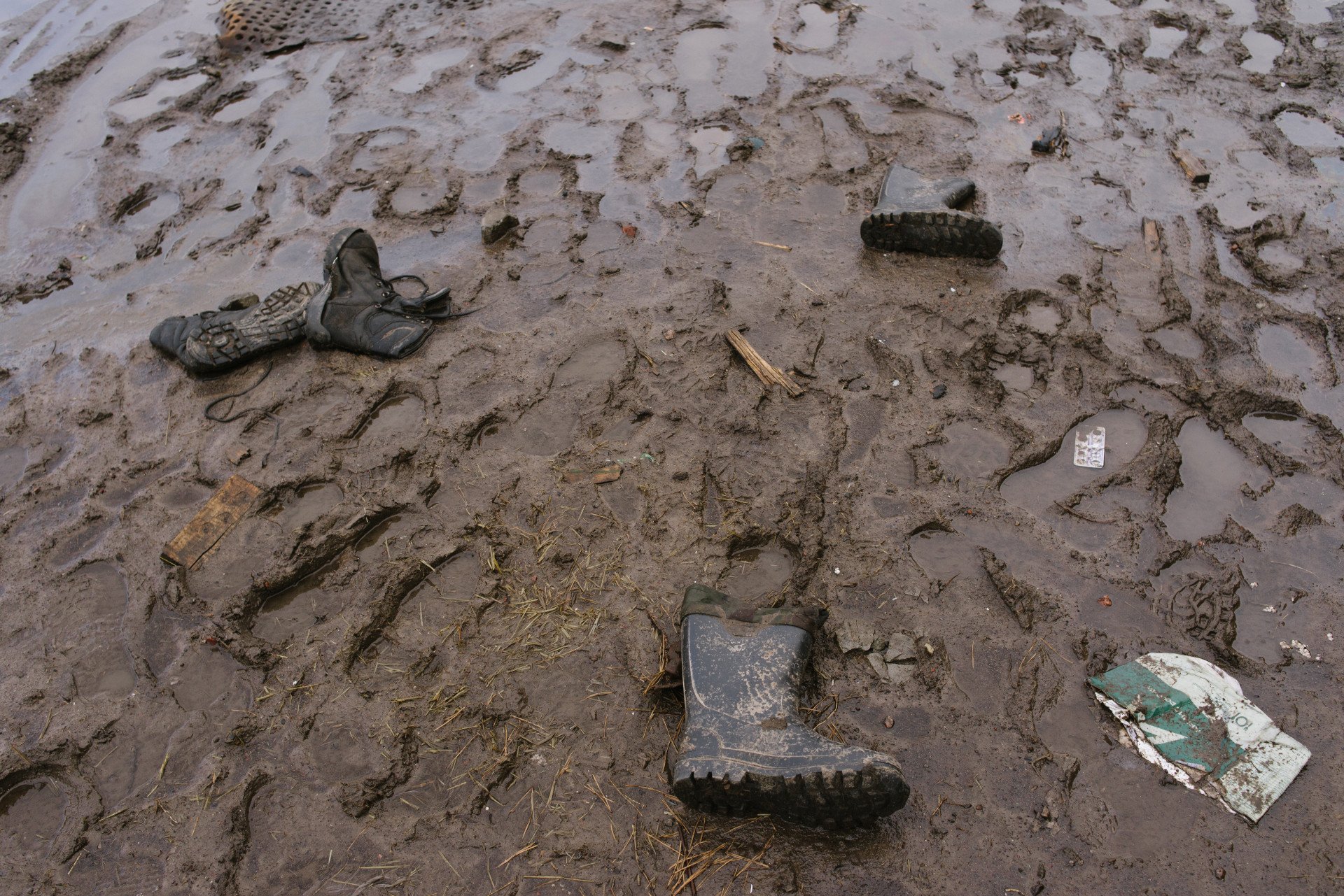 Abandoned in the mud, pairs of boots tell a silent story Kostiantyn Huzenko captured, echoes of presence, absence, and sacrifice. Photo: Kostiantyn Huzenko Abandoned in the mud, pairs of boots tell a silent story Kostiantyn Huzenko captured, echoes of presence, absence, and sacrifice. Photo: Kostiantyn Huzenko