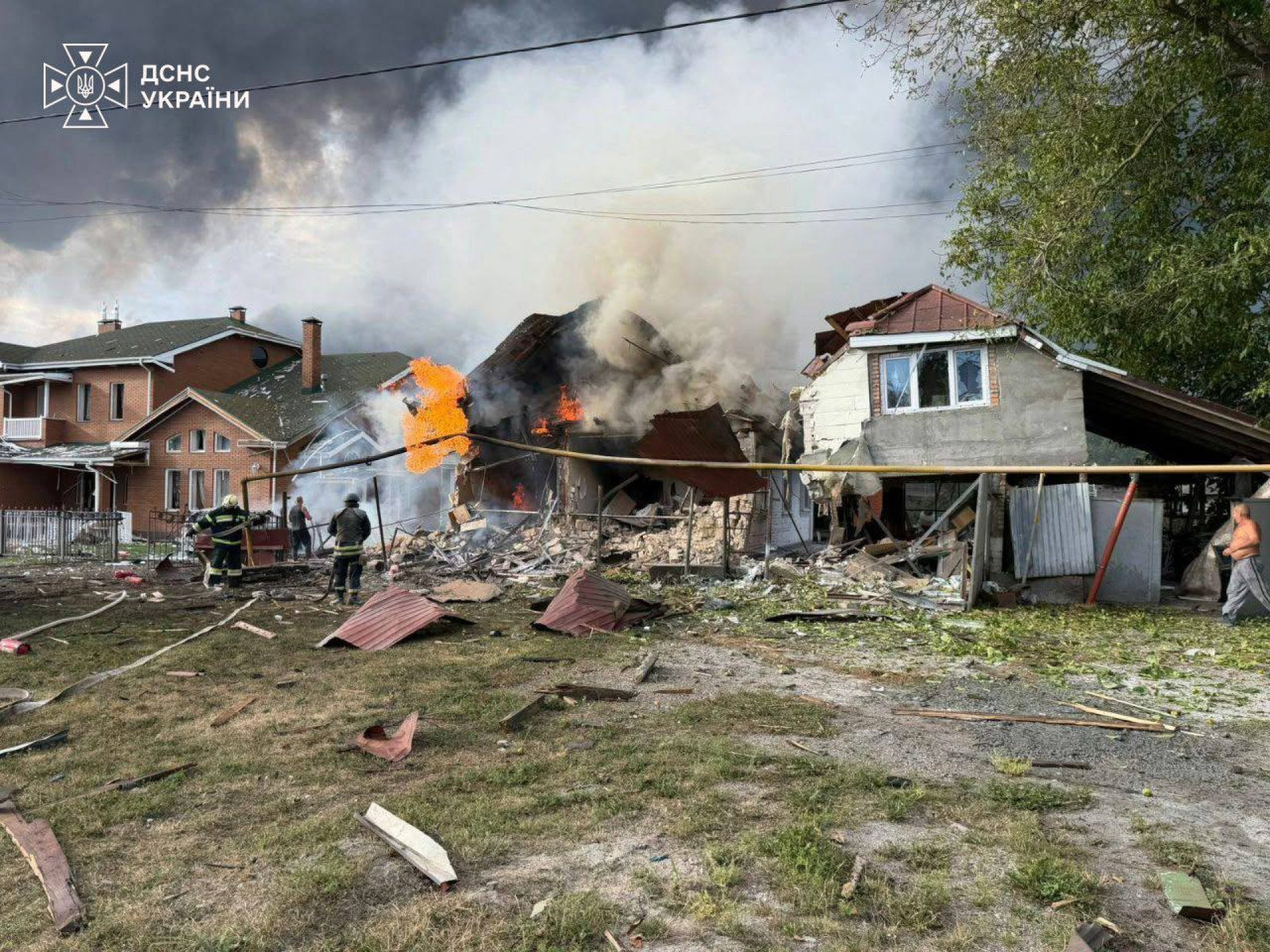 Aftermath of a Russian airstrike on Ukrainian civilian houses, August 27, 2026. Aftermath of a Russian airstrike on Ukrainian civilian houses, August 27, 2026.