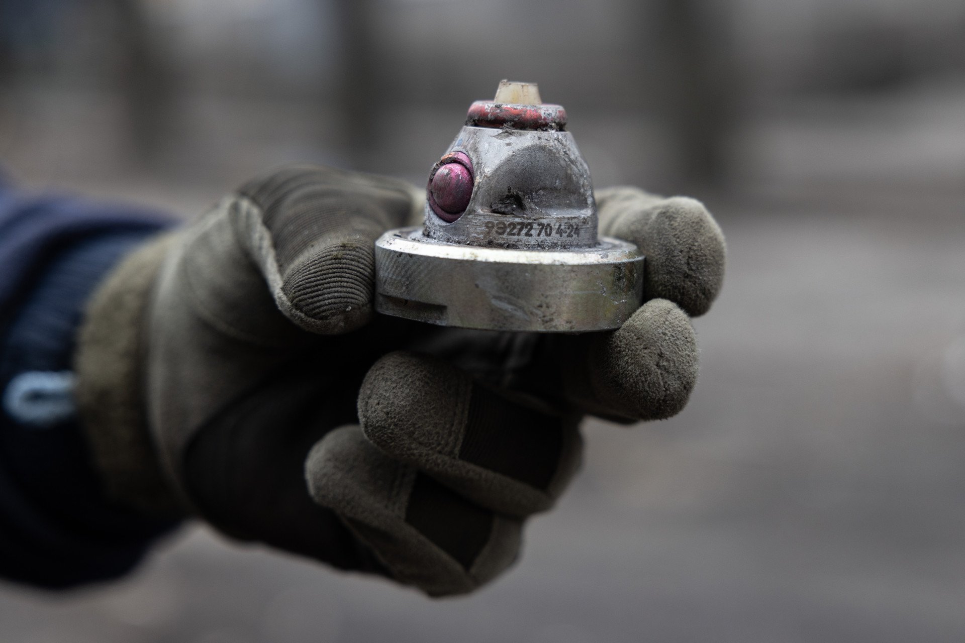 Ukrainian deminer team with the Department of State Emergency Service of Ukraine shows a cluster bomb fragment on the scene after a large scale Russian attack on a residential complex on March 7th that killed 11 people and injured 47 on March 10, 2025 in Dobropillia, Ukraine. (Photo: Paula Bronstein, Getty) Ukrainian deminer team with the Department of State Emergency Service of Ukraine shows a cluster bomb fragment on the scene after a large scale Russian attack on a residential complex on March 7th that killed 11 people and injured 47 on March 10, 2025 in Dobropillia, Ukraine. (Photo: Paula Bronstein, Getty)