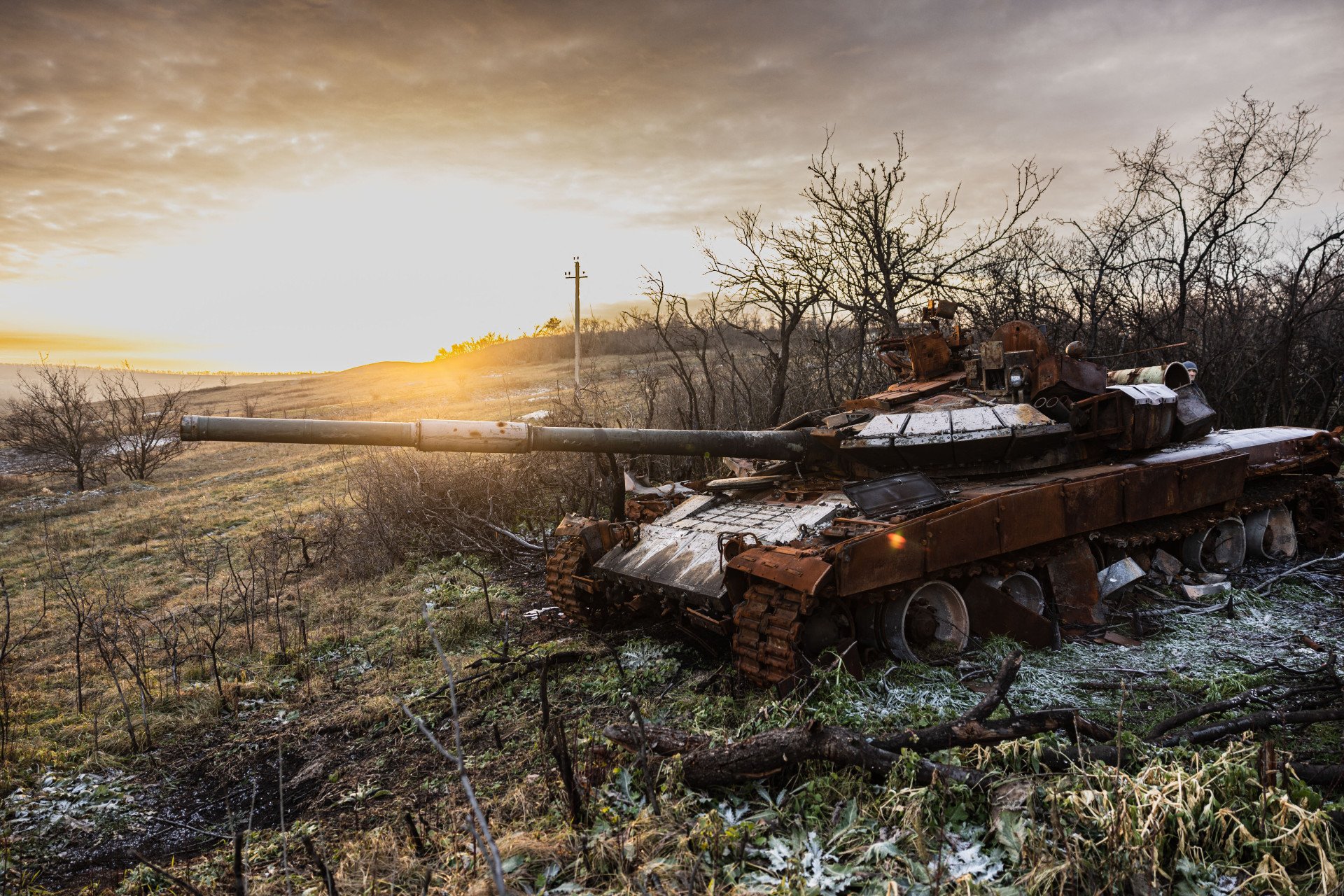 A destroyed Russian T-72 tank lies in the village of Bohorodychne, Donetsk region. (Photo: Getty Images)