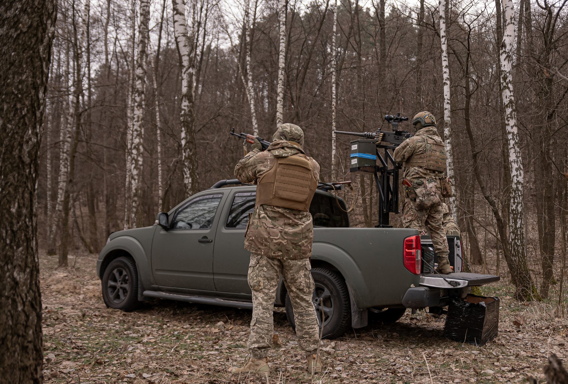 Ukrainian military members of a rapid response mobile anti-aircraft defense group track down Russian drones while on duty on March 31, 2024 in Kyiv region, Ukraine. Photo by Zinchenko/Global Images Ukraine via Getty Images.