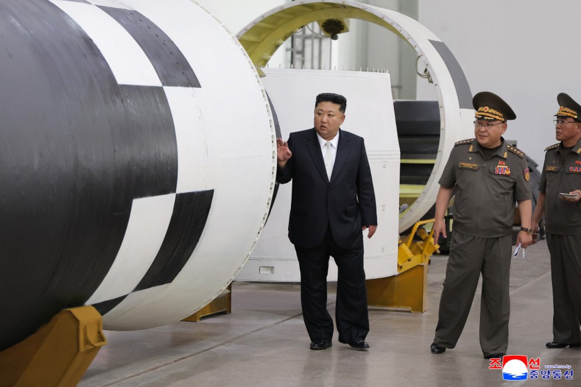 Kim Jong-un’s New Hwasong-20 ICBM May Carry Multiple Warheads With Russian Help