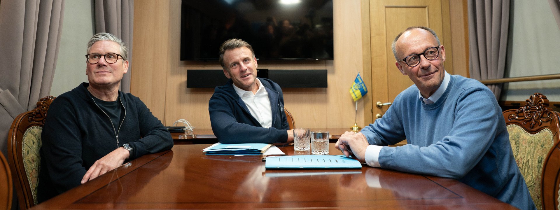 How Russia Got Everyone in France Talking About Macron’s Tissue