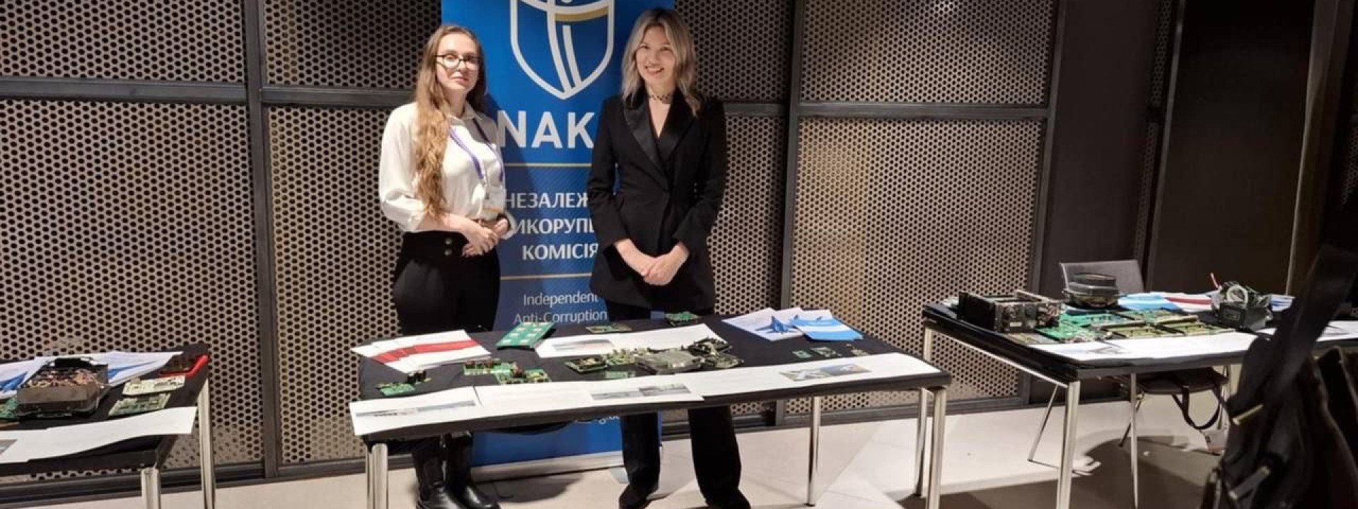 “Are They Real?!” – How the Ukrainian Delegation Presented Fragments of Russian Weapons with Western Components in The Hague