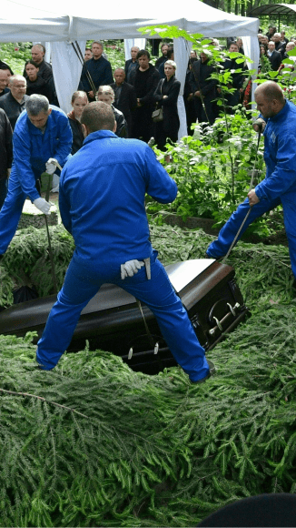 Photo of How Russia’s War Feeds a $500M Mafia-Run Funeral Empire