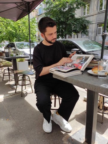 Oleksandr Manukians showing IZOLYATSIA archives.