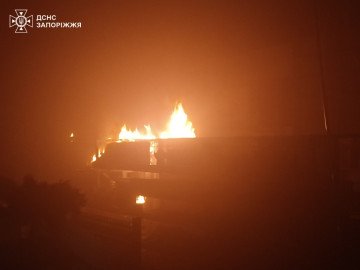 A fire burns at a commercial building in Zaporizhzhia after a Russian drone strike overnight. (Source: State Emergency Service of Ukraine)