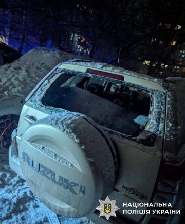 A Suzuki car with shattered windows from the impact of the attack. (Photo: National Police of Ukraine)