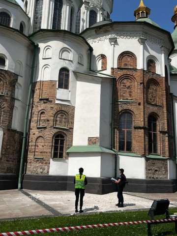 Russian strikes during the night of June 10 damaged the Saint Sophia Cathedral cornice on the main apse in Kyiv, June 10, 2025. (Source: Mykola Tochytskyi) Russian strikes during the night of June 10 damaged the Saint Sophia Cathedral cornice on the main apse in Kyiv, June 10, 2025. (Source: Mykola Tochytskyi)