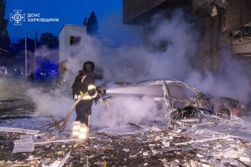 Emergency workers dealing with the aftermath of the Russian attack on Kharkiv on June 12, 2025. (Source: State Emergency Service of Ukraine in the Kharkiv region) Emergency workers dealing with the aftermath of the Russian attack on Kharkiv on June 12, 2025. (Source: State Emergency Service of Ukraine in the Kharkiv region)