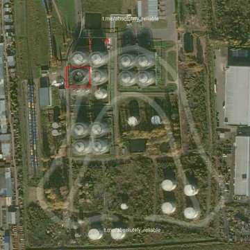 Satellite imagery showing a destroyed oil storage tank at the Ruchyi oil depot in St. Petersburg following the October 18 drone attack. (Source: Absolutely Reliable)