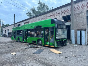 Las secuelas del ataque ruso en Kharkiv, el 30 de mayo de 2025. The aftermath of Russia’s attack on Kharkiv, May 30, 2025. (Fuente: Servicio Estatal de Emergencias de Ucrania en la región de Kharkiv)) Las secuelas del ataque ruso en Kharkiv, el 30 de mayo de 2025. The aftermath of Russia’s attack on Kharkiv, May 30, 2025. (Fuente: Servicio Estatal de Emergencias de Ucrania en la región de Kharkiv))