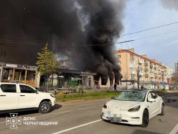 Cars burn in central Chernihiv following a Russian missile strike that killed two 15-year-old girls and injured at least 15 people on October 29. (Photo: State Emergency Service of Ukraine in the Chernihiv region) Cars burn in central Chernihiv following a Russian missile strike that killed two 15-year-old girls and injured at least 15 people on October 29. (Photo: State Emergency Service of Ukraine in the Chernihiv region)