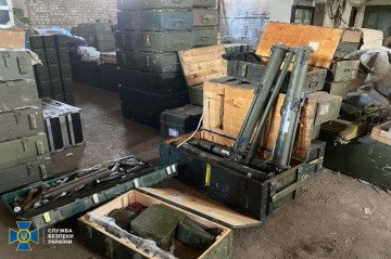 A cache of weapons and ammunition seized by Ukraine’s Security Service. (Source: SBU)