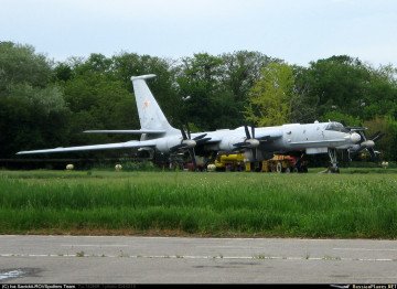 Tu-142MR aircraft bearing tactical number “Red 25” photographed in 2011 while in storage at the Taganrog Aviation Plant. (Source: Militarnyi/russianplanes, Ivan Savitskyi)