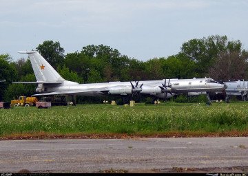 Tu-142MK aircraft bearing tactical number “Red 71” photographed at the Taganrog Aviation Plant in 2011. (Source: Militarnyi/russianplanes, Ivan Savitskyi)