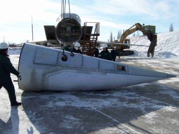 The last Ukrainian Tu-22M3 getting destroyed, January 27, 2006. (Source: Ukrainian Museum of Heavy Bomber Aviation) The last Ukrainian Tu-22M3 getting destroyed, January 27, 2006. (Source: Ukrainian Museum of Heavy Bomber Aviation)