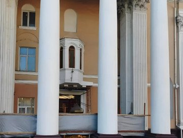 The entrance to the Cathedral of Saints Volodymyr and Olha of the Orthodox Church of Ukraine in Simferopol, Crimea, after the first stages of dismantling. (Photo: ppu.gov)