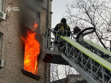 SES rescuers on the site of the Russian drone strike on Kyiv on January 1, 2025. (Source: Ukrainian SES) SES rescuers on the site of the Russian drone strike on Kyiv on January 1, 2025. (Source: Ukrainian SES)