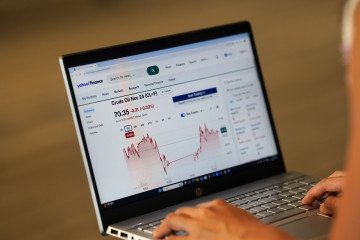 Leaked Emails Reveal UAE Network Moving $90B in Russian Oil Amid Sanctions Crackdown