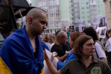 Russia Uses Fake Red Cross Fronts to Block Access to Ukrainian POWs, Ukrainian Intelligence Reports