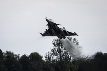 A French Rafale fighter jet takes off during a joint mission with Polish F16s at an air base in Minsk Mazowiecki on September 17, 2025. Illustrative photo. (Source: Getty Images)