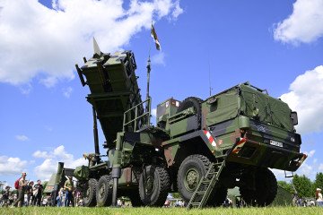 Ukraine Could Begin Producing Patriot PAC-3 Missiles Within Weeks, Polish Minister Says Visitors queue to take a closer look at a Patriot missile launcher during the Armed Forces Day at the Airbase in Laage, Germany, on June 6, 2026. Illustrative photo. (Source: getty Images)