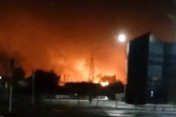 Un ataque con drones ucranianos detiene las operaciones en una importante refinería de petróleo rusa en Riazán