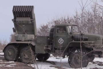 Un partisano ucraniano integrado en una unidad rusa ayuda a destruir un Grad MLRS y a su tripulación Un partisano ucraniano integrado en una unidad rusa ayuda a destruir un Grad MLRS y a su tripulación