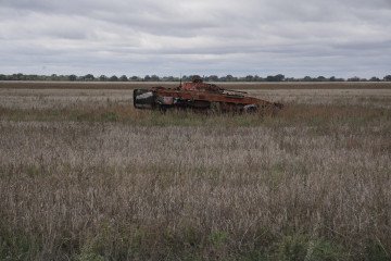 A destroyed Russian infantry fighting vehicle stands in the field on September 24, 2022, in Vysokopillia, Ukraine. (Source: Getty Images) A destroyed Russian infantry fighting vehicle stands in the field on September 24, 2022, in Vysokopillia, Ukraine. (Source: Getty Images)