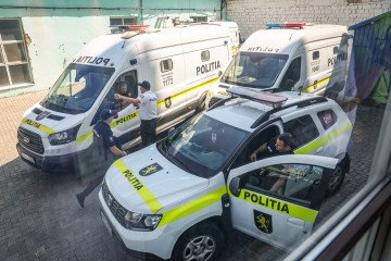 Police forces prepares to transport Evghenia Gutul to prison after her sentence was pronounced by a judge in the Modovan capital Chisinau on August 5, 2025. Illustrative photo. (Source: Getty Images)