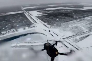 Ukrainian drone intercepts enemy UAV using a fishing rod. (Source: 46th Air Assault Brigade) Ukrainian drone intercepts enemy UAV using a fishing rod. (Source: 46th Air Assault Brigade)