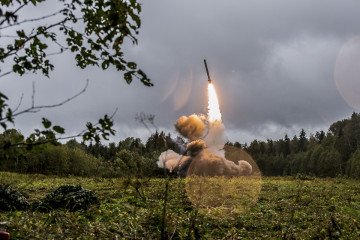 Launch of a cruise missile from the Iskander-M tactical missile system during the active phase of the Zapad 2017 exercise in the Leningrad region.