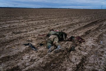 A dead Russian soldier near Sytnyaky, Ukraine. (Source: Getty Images) A dead Russian soldier near Sytnyaky, Ukraine. (Source: Getty Images)