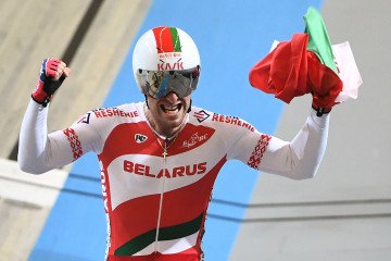 Belarusian cyclist Yauheni Karaliok celebrates after winning the men's Scratch race at the UCI Track Cycling World Championships in Apeldoorn, Netherlands, March 2018. (Source: Getty Images)