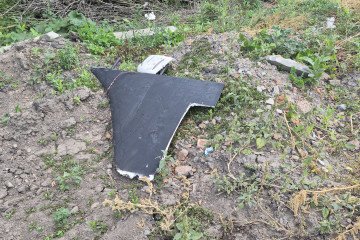 Remains of a Russian unmanned aerial vehicle lie on the ground on a farm on August 25, 2026 in Sumy region, Ukraine. Illustrative photo. (Source: Getty Images)